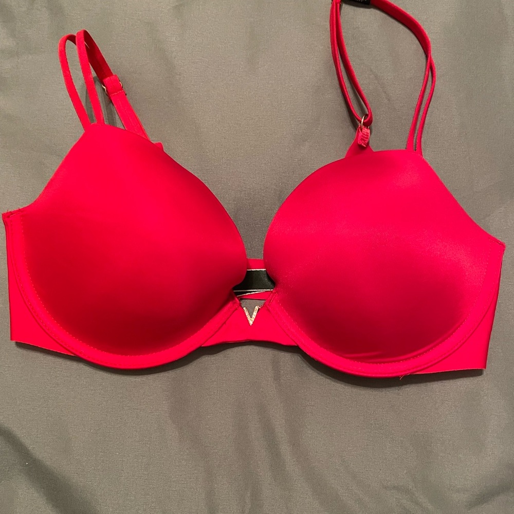 NWT Victoria secret push up bra